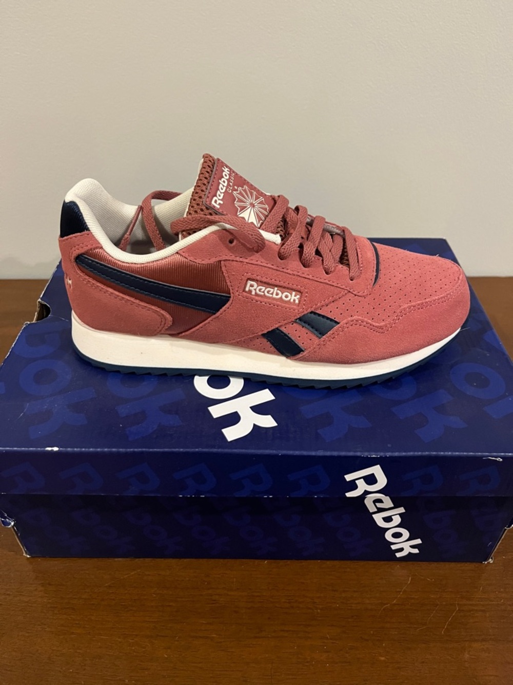 Reebok Low-Top Sneaker - Rosewood & Navy
